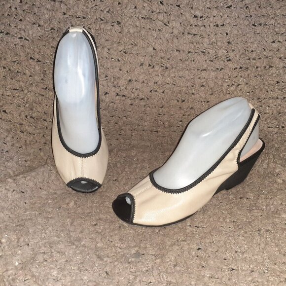 MIZ MOOZ-Dory-Beige Leather/Black Elastic Stretch Slingbacks-Sz 38.5-Excellent - Picture 1 of 7